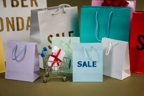 Deck the Halls Without Breaking the Bank